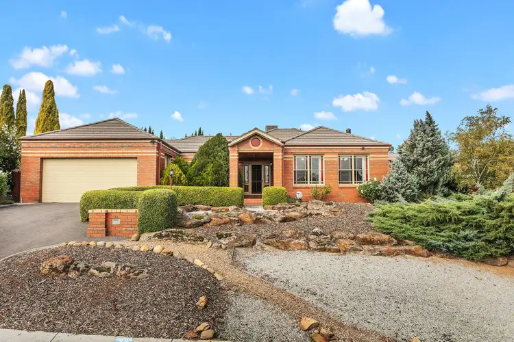 32 Mayfield Parade, Strathdale VIC 3550