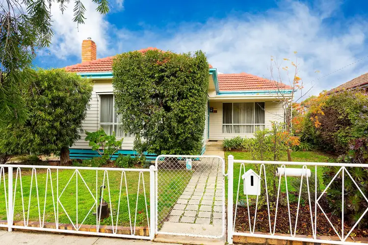 6 Koomba Street, White Hills VIC 3550