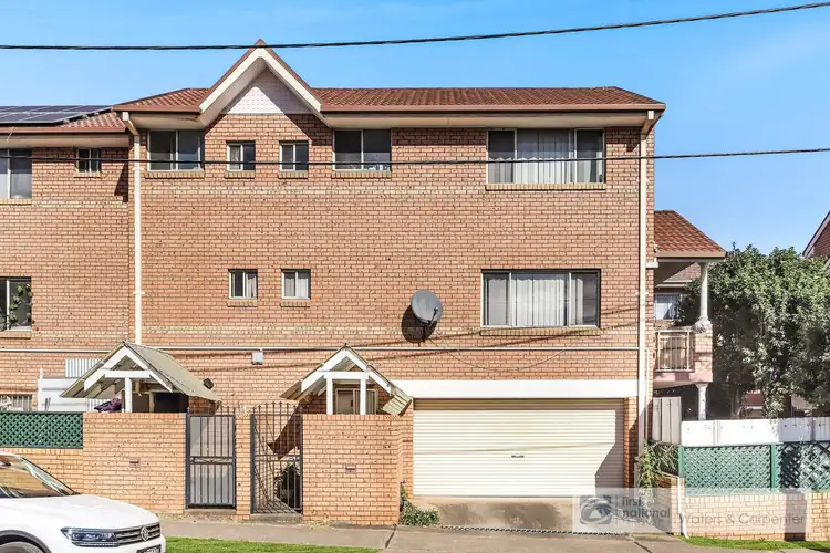 44 Macquarie Road