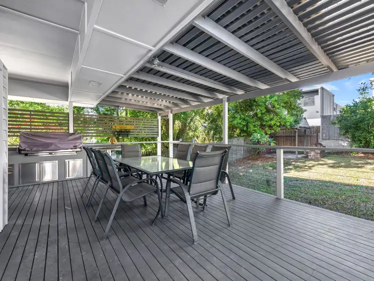 173 Macrossan Avenue, Norman Park QLD 4170