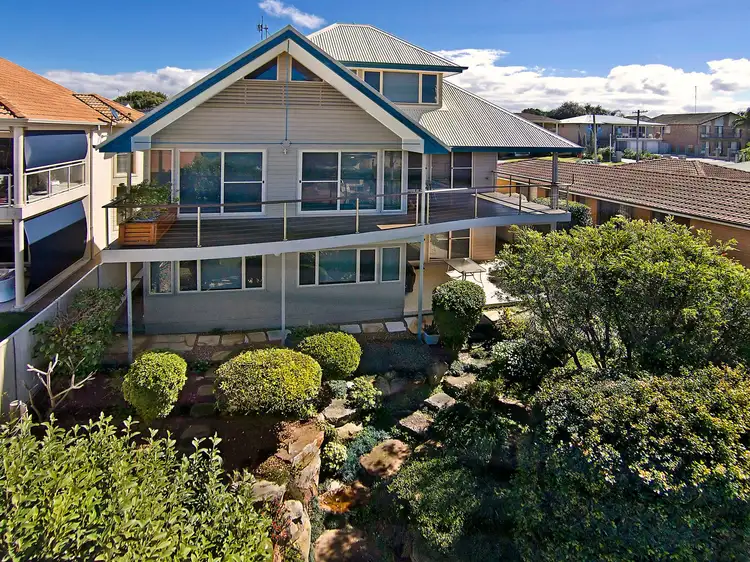 10 Currawong Street, Blue Bay NSW 2261