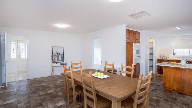 Seventh view of Homely house listing, 5 Damien Court, Mildura VIC 3500