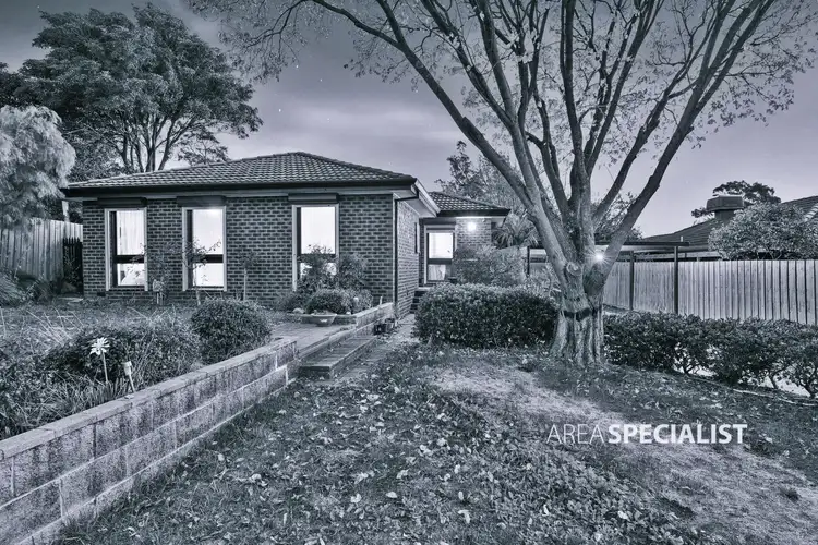 92 James Cook Drive, Endeavour Hills VIC 3802