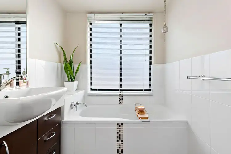 Sixth view of Homely house listing, 4 Graysynd Circuit, Cameron Park NSW 2285