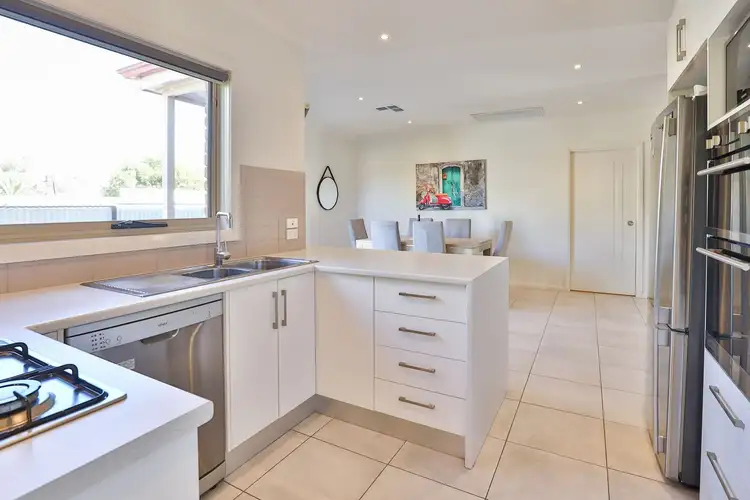 Sixth view of Homely house listing, 572 Ontario Avenue, Mildura VIC 3500