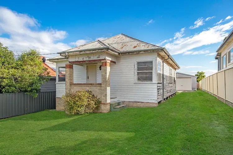 6 Illawarra Avenue, Cardiff NSW 2285