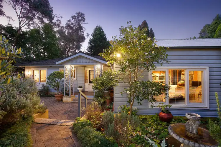 11 Blaxland Avenue, Leura NSW 2780