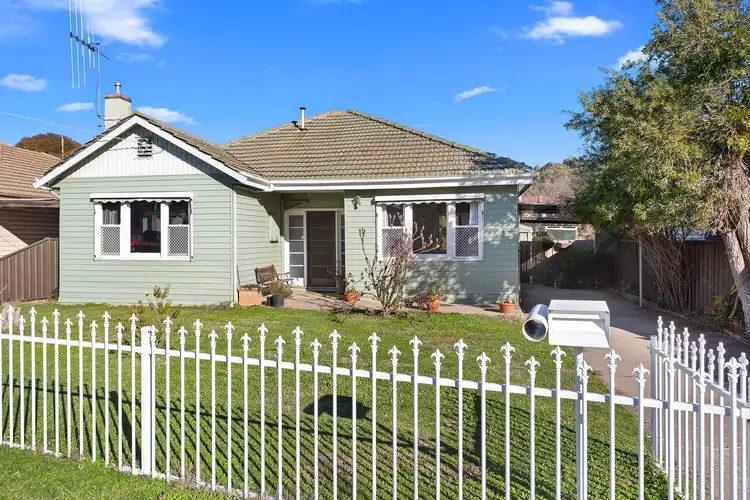 8 Guthrie Street, Kangaroo Flat VIC 3555