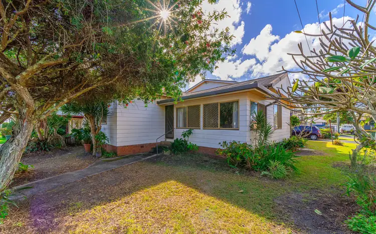 8 Claude Street, Yamba NSW 2464