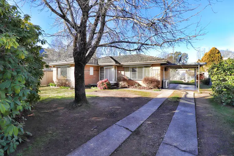 4 Orana Avenue, Bright VIC 3741
