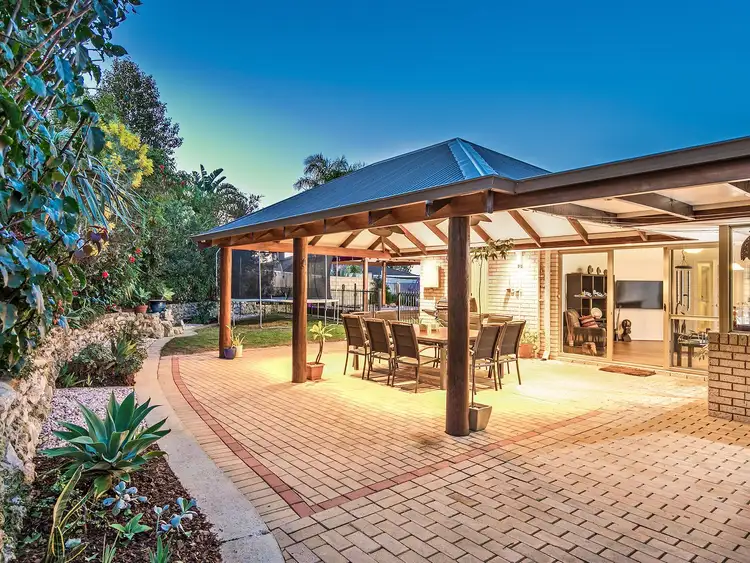 14 Yorrell Place, Halls Head WA 6210