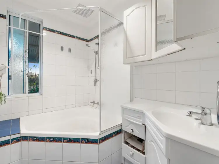 Sixth view of Homely house listing, 10 Rudder Court, Heathridge WA 6027