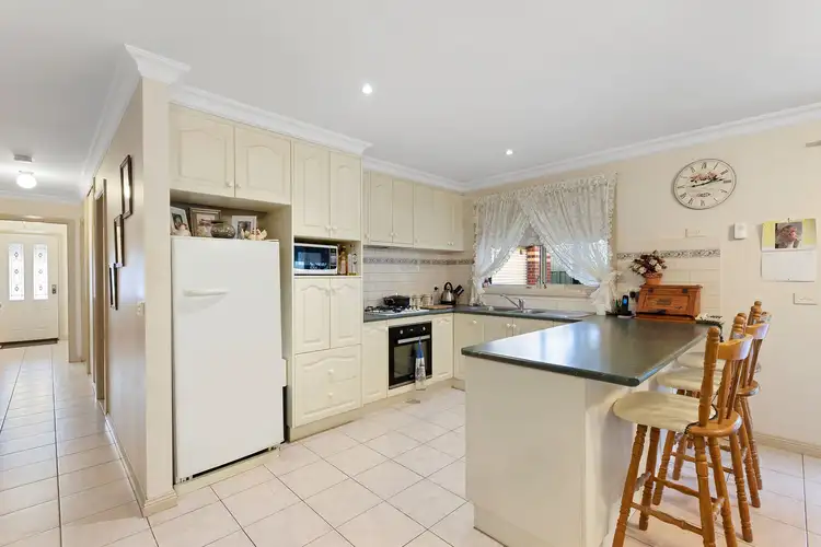 Fourth view of Homely house listing, 2 Chantelle Court, Kangaroo Flat VIC 3555