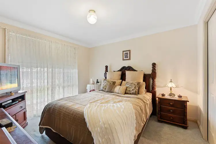 Fifth view of Homely house listing, 2 Chantelle Court, Kangaroo Flat VIC 3555