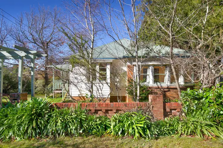 16 Warne Street, Katoomba NSW 2780