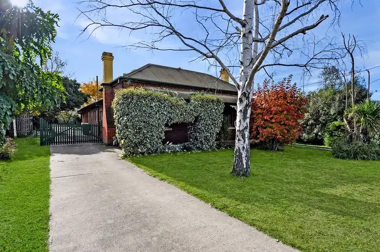 1 Gladstone Street, Bathurst NSW 2795