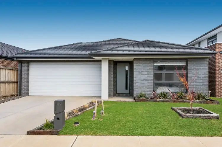 42 Castillo Avenue, Clyde North VIC 3978