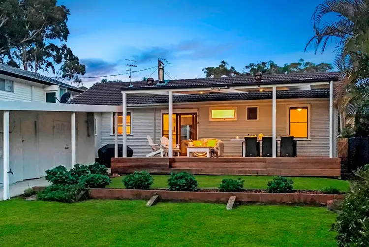 35 Kurrawong Avenue, Hawks Nest NSW 2324