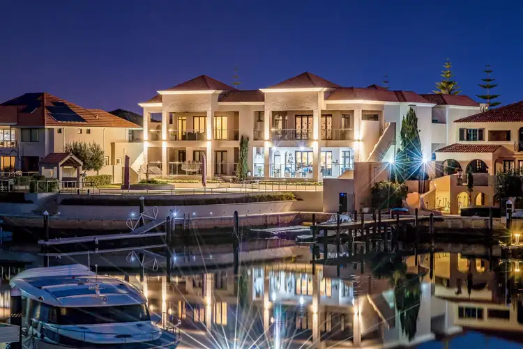 1/12 Abrolhos Quays, Wannanup WA 6210