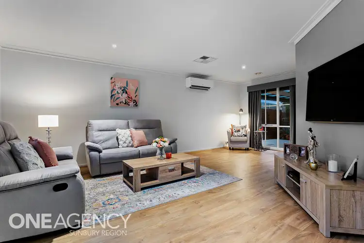 Fifth view of Homely house listing, 2 Carey Court, Sunbury VIC 3429