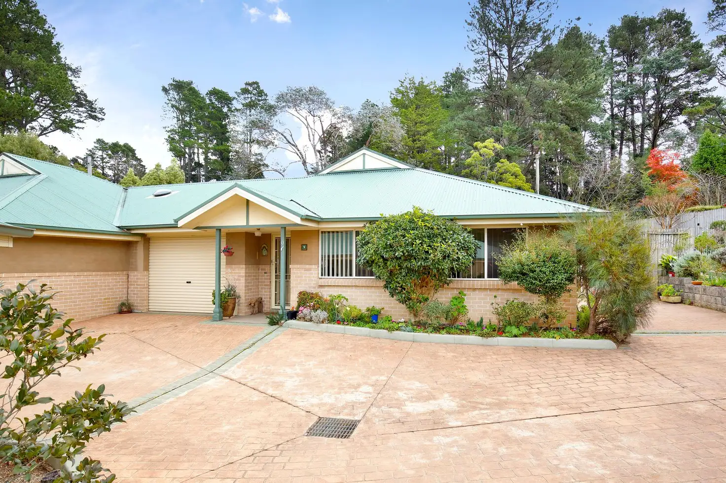 Main view of Homely townhouse listing, 9/11 Cale Lane, Wentworth Falls NSW 2782