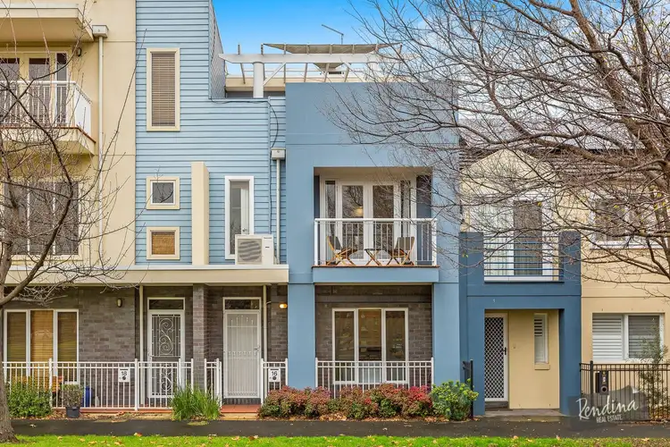 16 Anderson Walk, Kensington VIC 3031