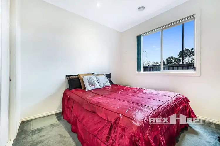 Fifth view of Homely house listing, 2 Silverwattle Drive, Lyndhurst VIC 3975