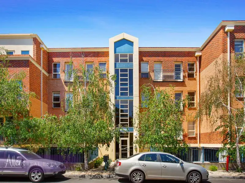 Main view of Homely apartment listing, 1/28 Pine Street, Hawthorn VIC 3122
