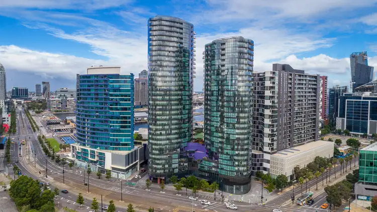 2201/231 Harbour Esplanade, Docklands VIC 3008