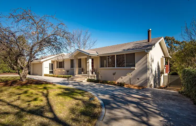 10 Curlewis Crescent, Garran ACT 2605
