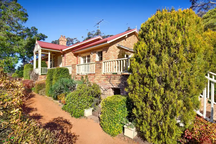 16 Rawson Parade, Leura NSW 2780