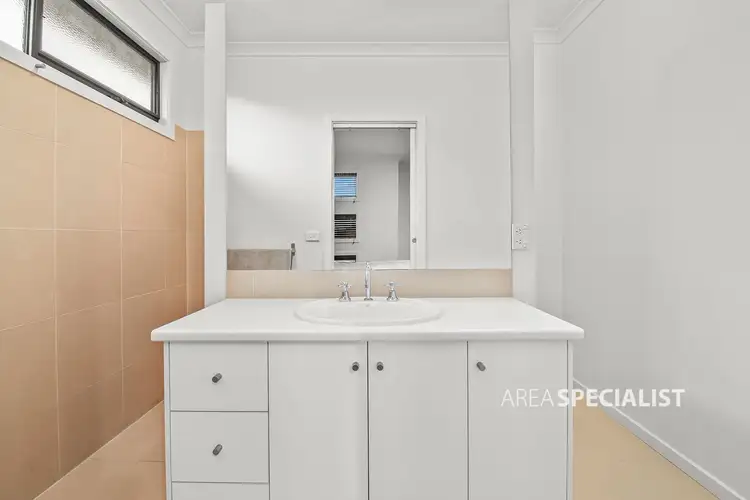 Fourth view of Homely house listing, 8 Damon Close, Narre Warren South VIC 3805