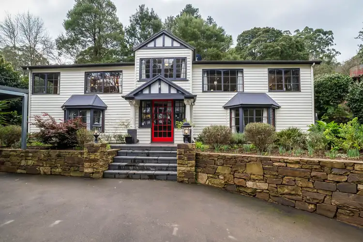 6 Mason Grove, Sassafras VIC 3787