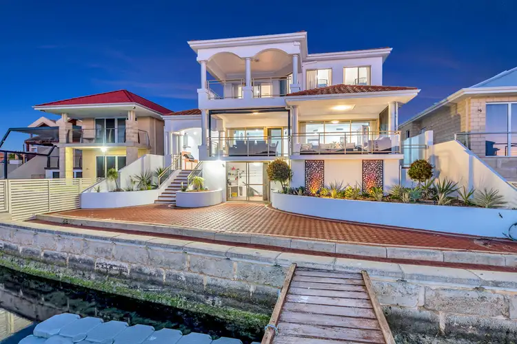 9 Bluewater Retreat, Wannanup WA 6210