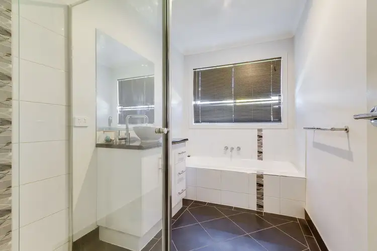 Fifth view of Homely house listing, 2 Aliza Avenue, California Gully VIC 3556