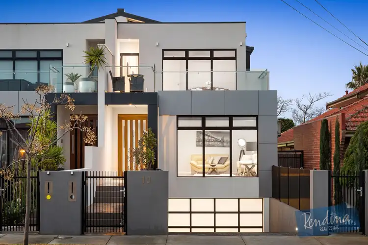 10 Caroline Street, Aberfeldie VIC 3040