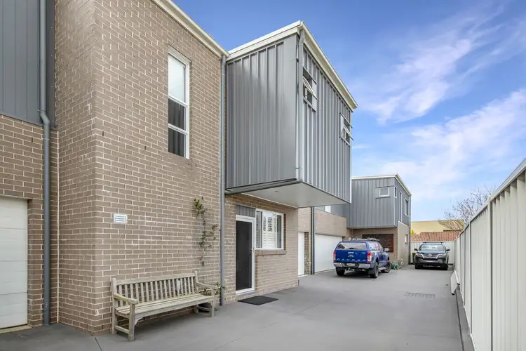 2/14 Llewellyn Street, Merewether NSW 2291