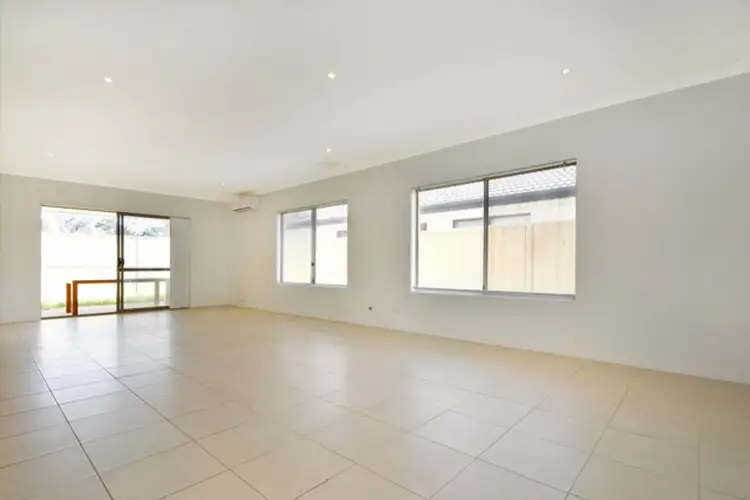 Sixth view of Homely house listing, 16 Hoypoy Gardens, Darch WA 6065
