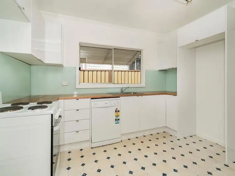 12 Nikkin Street