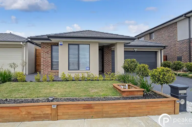 42 Chambers Crescent, Cranbourne North VIC 3977