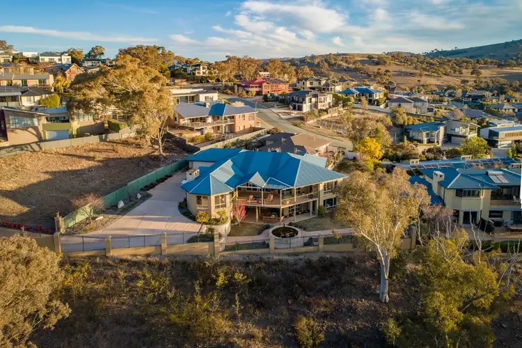 9 Hickory Place, Jerrabomberra NSW 2619
