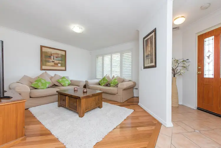 8 Tranby Court, Beldon WA 6027