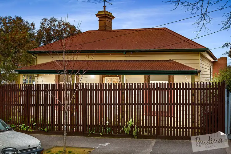 1 McCracken Street, Kensington VIC 3031