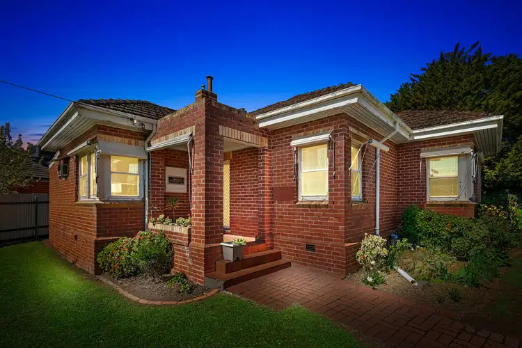 2 Grandview Crescent, Kennington VIC 3550