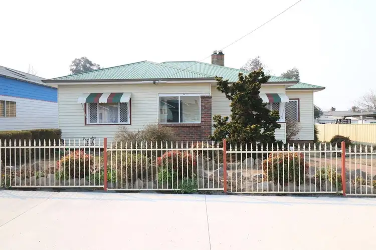 74 Wentworth Street, Glen Innes NSW 2370