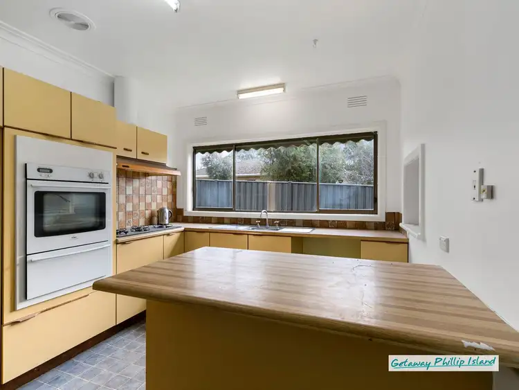 Seventh view of Homely house listing, 2 Shamrock Avenue, Cowes VIC 3922