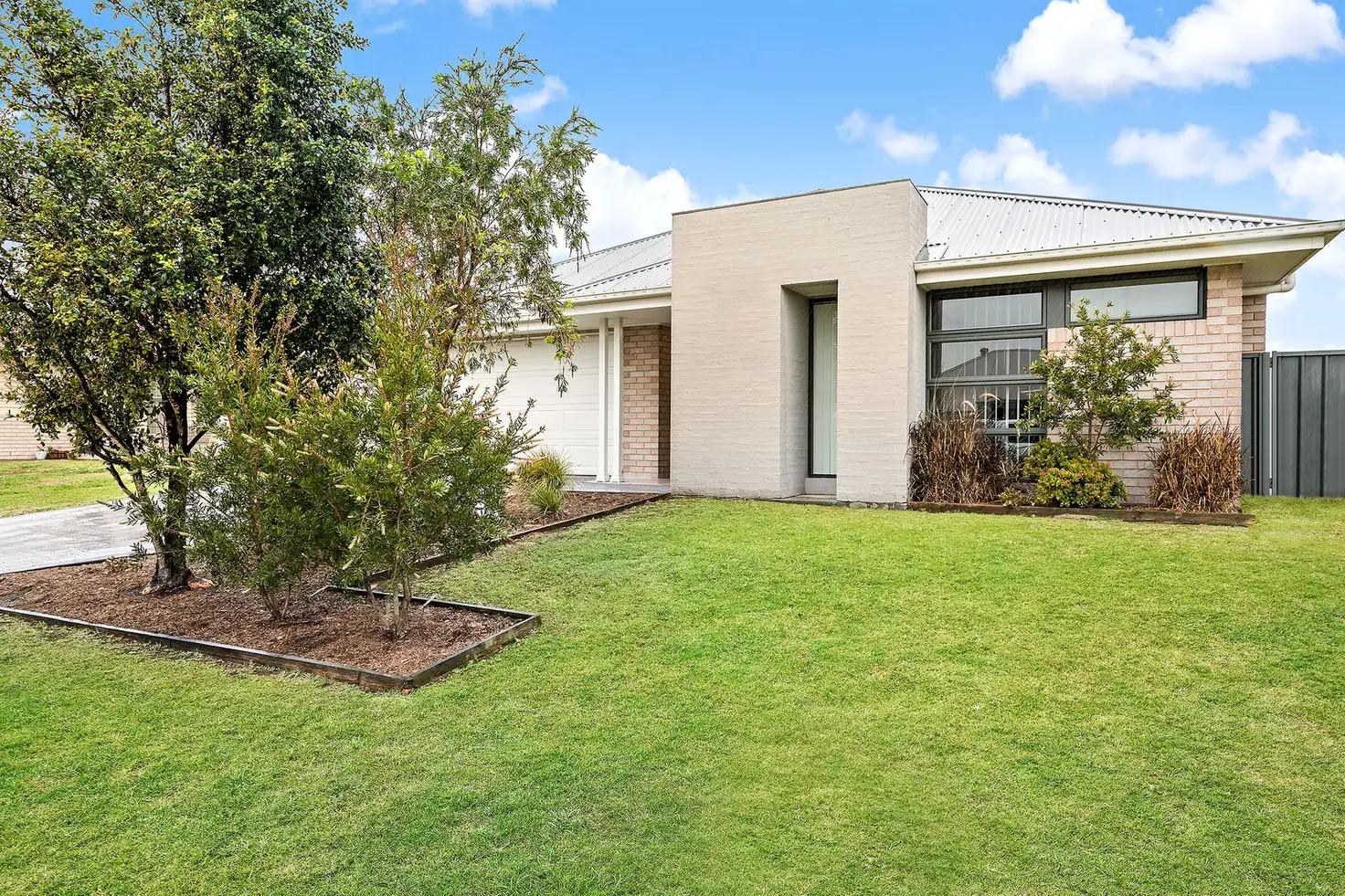 Main view of Homely house listing, 8 Fonda Avenue, Rutherford NSW 2320