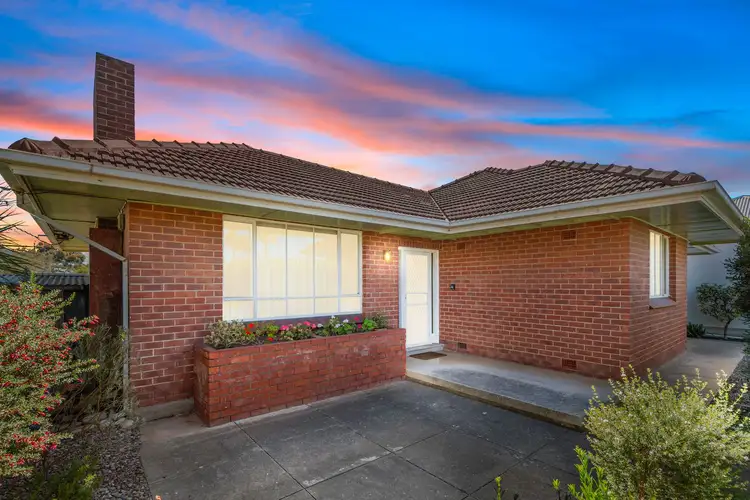 18 Selkirk Avenue, Seaton SA 5023