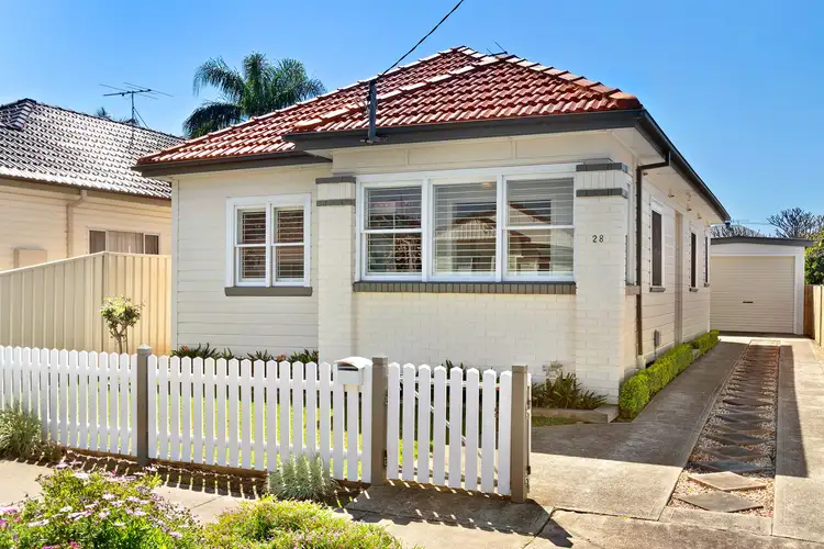 28 Nevill Street, Mayfield NSW 2304