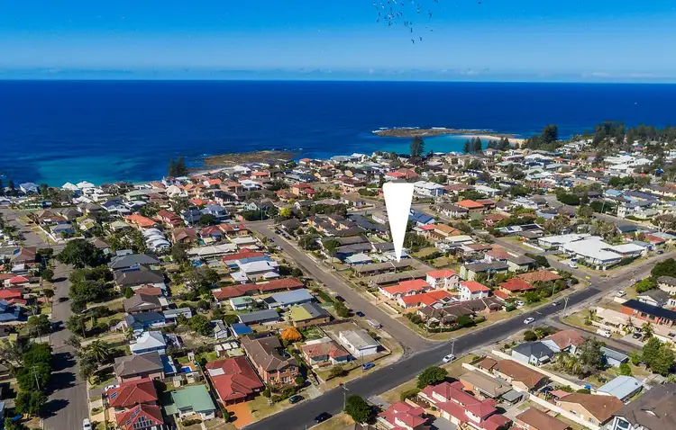 Second view of Homely villa listing, 5/7-9 Karooah Avenue, Blue Bay NSW 2261